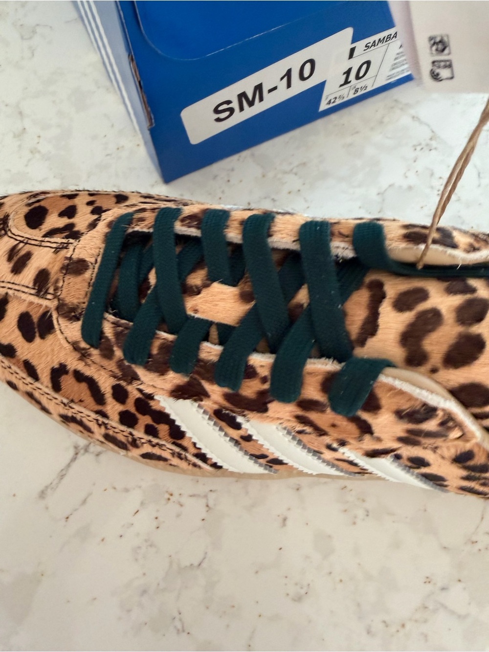 adidas Samba OG Women's Leopard Print Sneakers in Tan and White size 10 new - Picture 2 of 6